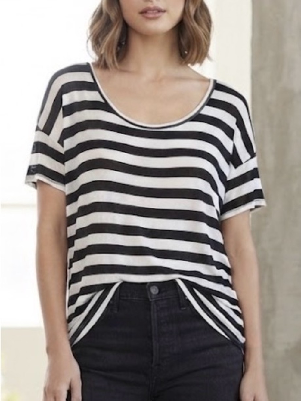 Ellie & Kate Black & White Striped Cutout Back Tee Shirt Large